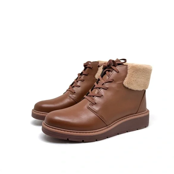 Clarks Leighly Lace Up Leather Boots with Faux Fur Cuff Brown Size 8 - Picture 2 of 11